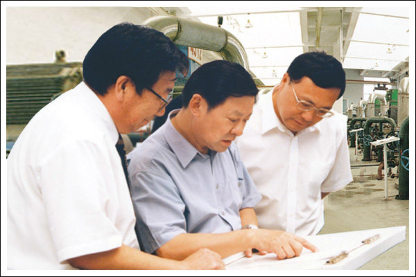 内蒙古自治区党委书记储波一行视察乐天堂fun88